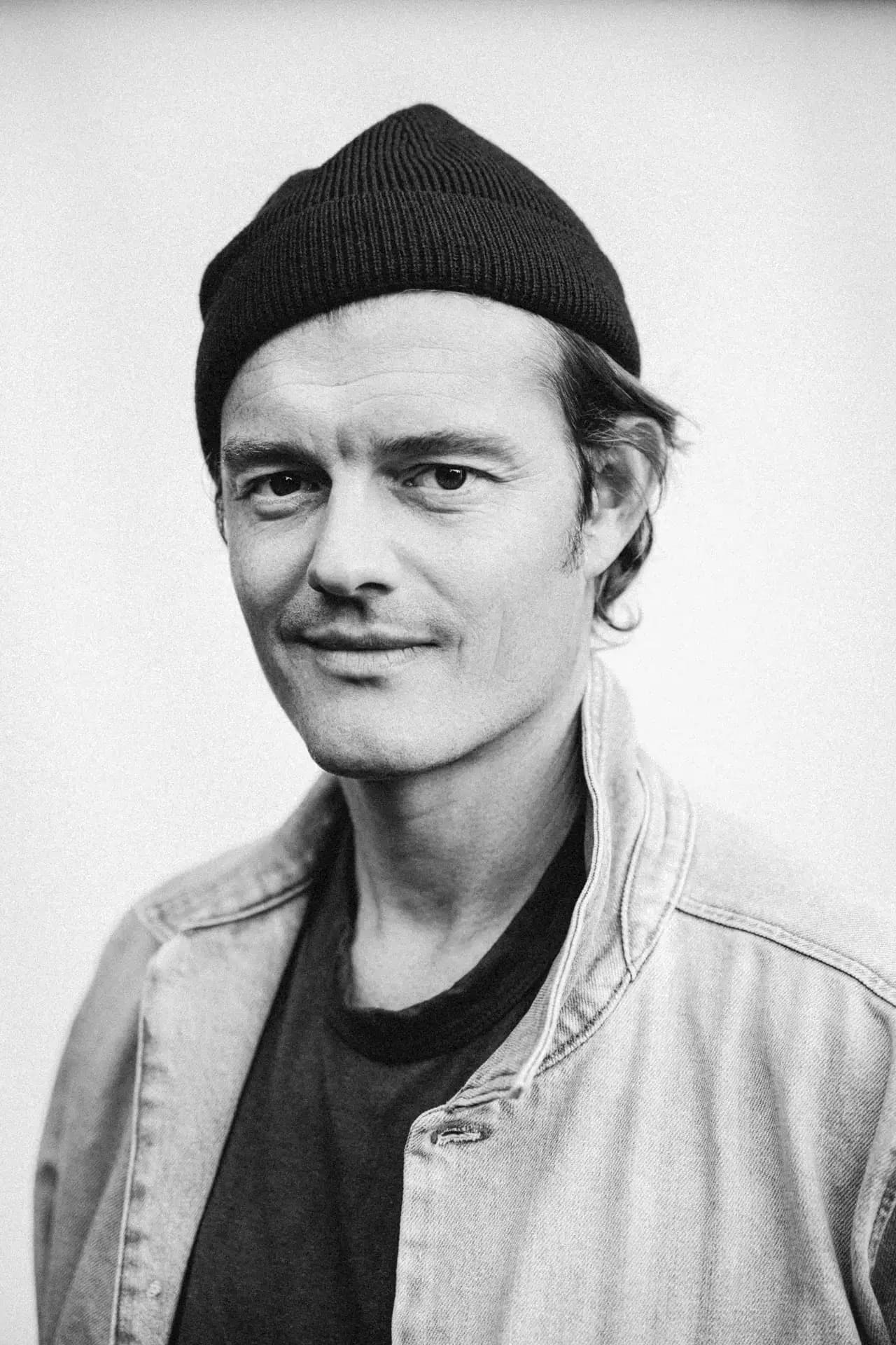 Sam Riley – Portrait Fotografie von Carsten Beier